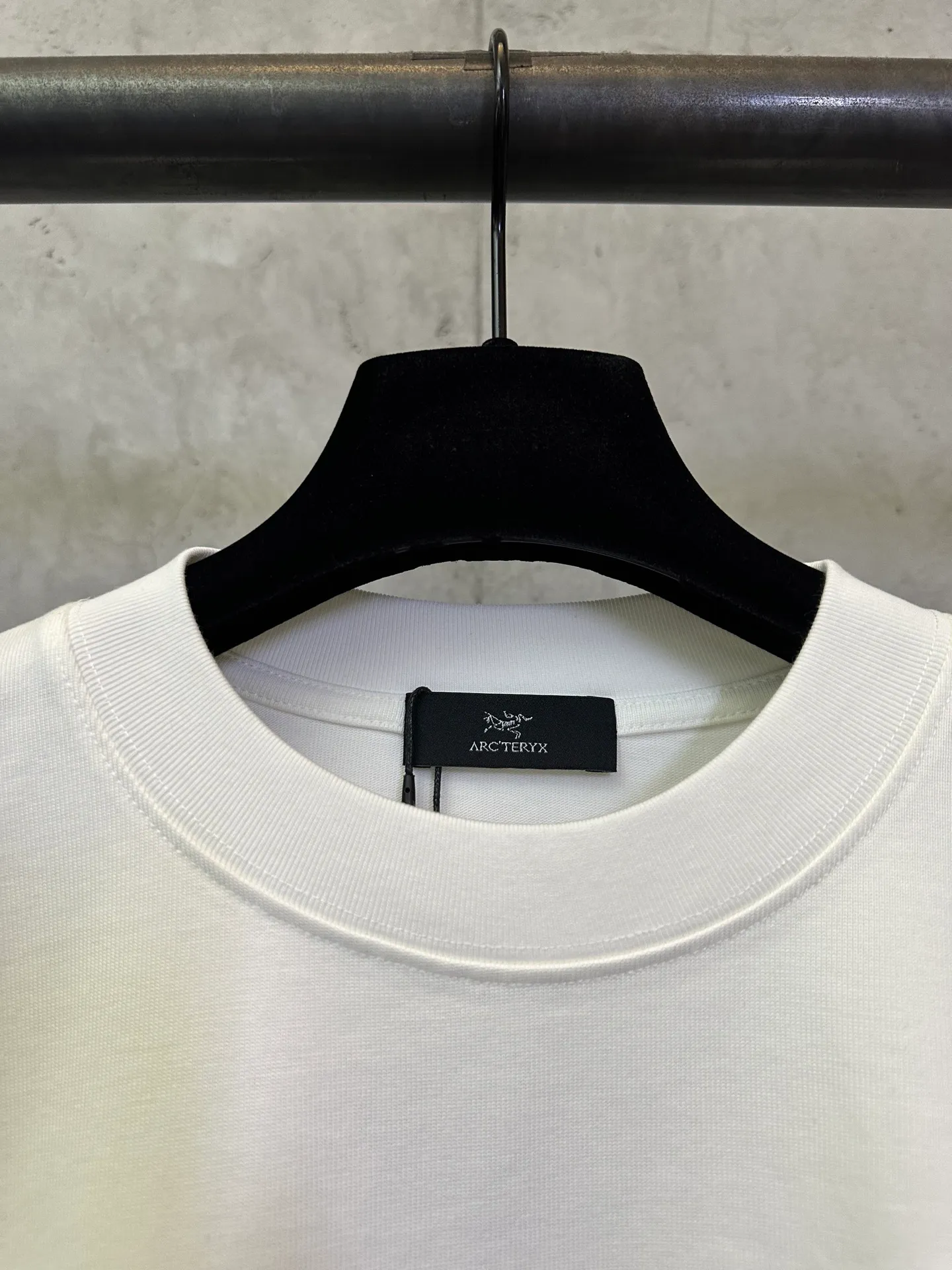 ￼ 140- New Arrival g ARCTERY X ss 26 logo T ： 2*2 g Versatile Versatile Same Style Color: Black White Red Size: XS S M L XL